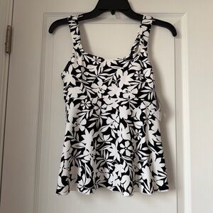 New Women’s Land’s End Black & White Floral Swim Top